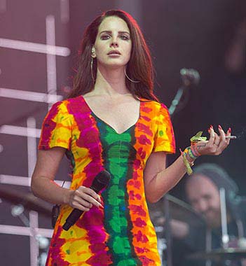 Watch Lana Del Rey Perform With Lucy Dacus and Best Coast