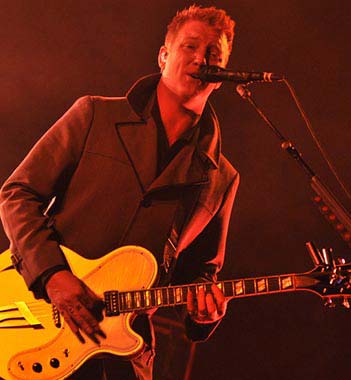 Queens of the Stone Age Concert Setlist at Ascend Amphitheater ...