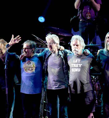 Grateful Dead Bobby O'Bear Boston Garden 1973 T-Shirt – Liquid Blue (M-5X) Garcia Weir